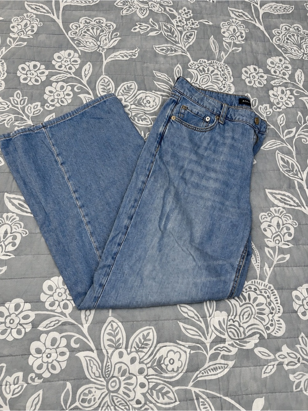 Aeropostale Women's Straight-Leg Light Blue Jeans
